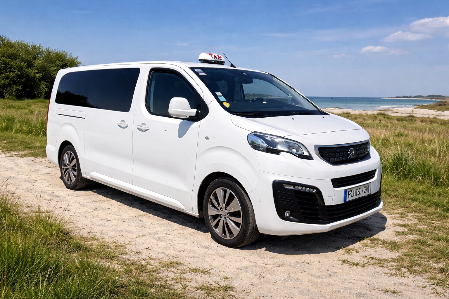 Taxi Saint-Malo – Van Peugeot pour transferts privés et VIP